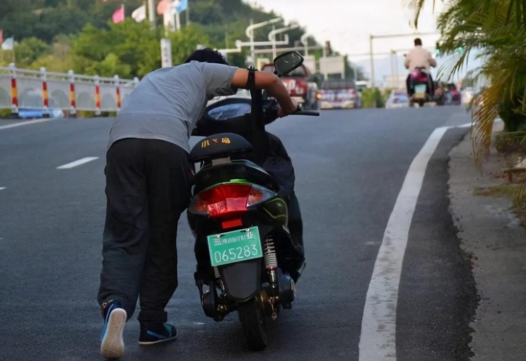 汽車打不了火沒(méi)電怎么辦？——應(yīng)急指南與預(yù)防措施