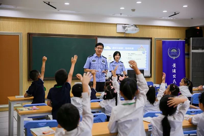 上海天天家教—為孩子成長(zhǎng)保駕護(hù)航的智慧選擇上海天天家教網(wǎng)上教員庫(kù)